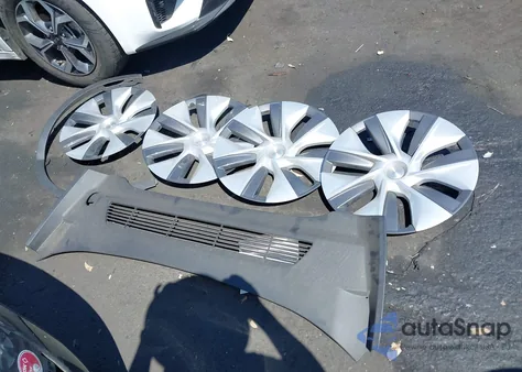 2023 Tesla Model Y z USA, uszkodzony, nr VIN 7SAYGDEE5PF865572